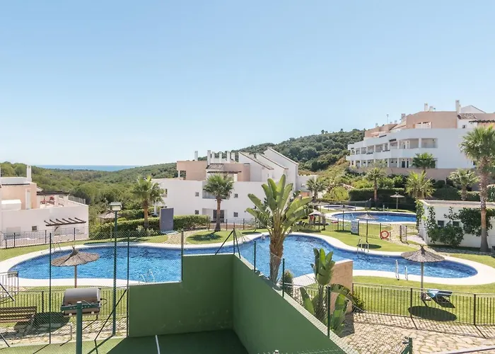 2167-Superb 2 Bedrooms In Luxury Complex With Pool