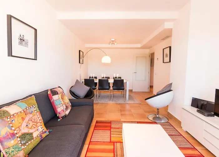 2167-Superb 2 Bedrooms In Luxury Complex With Pool